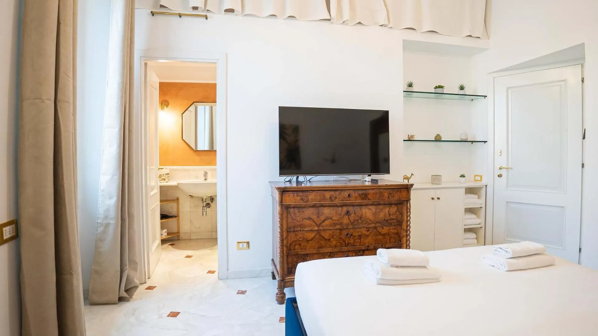 Colonna Guest House Rome