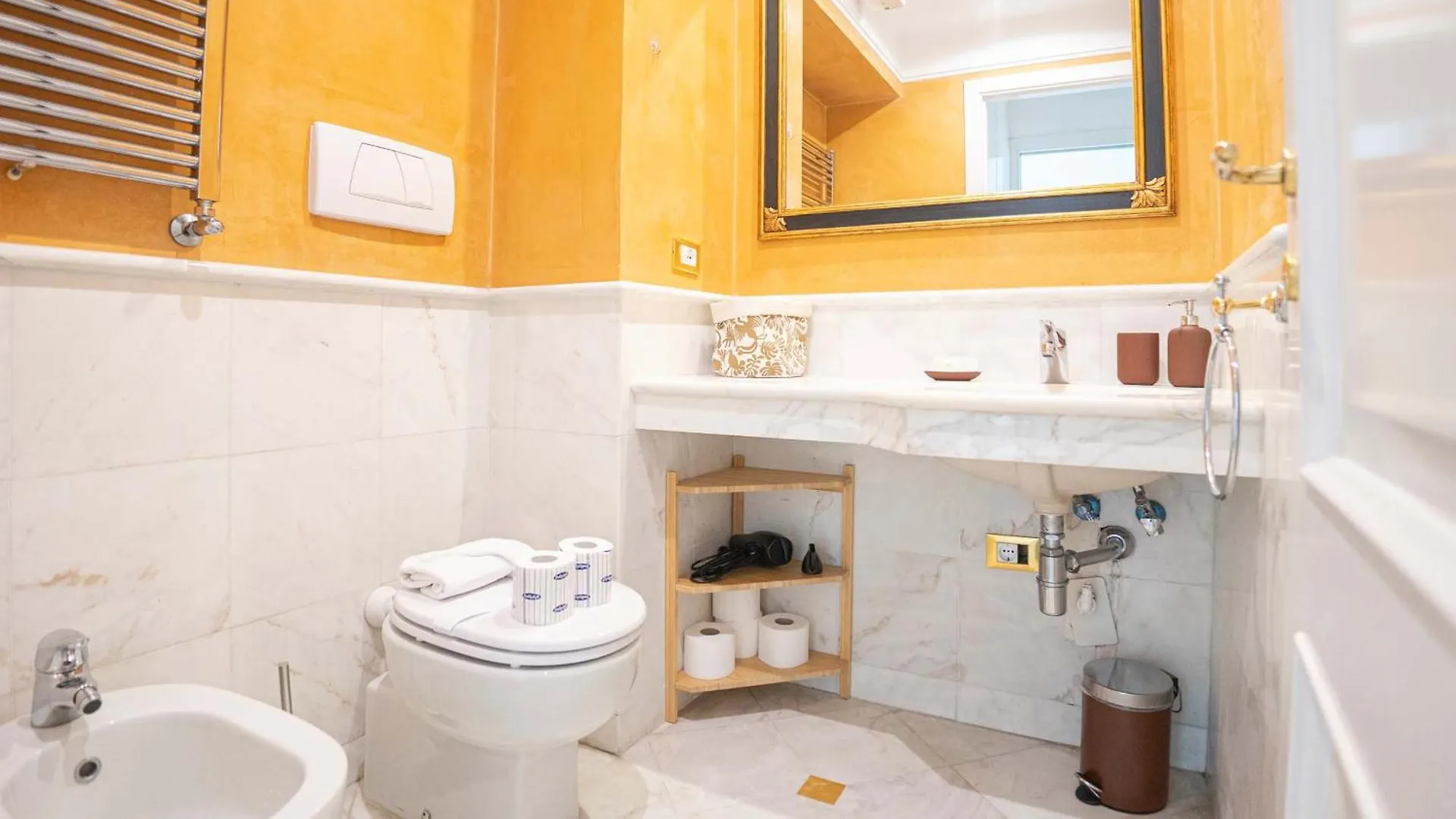 Colonna Guest House Rome Italy