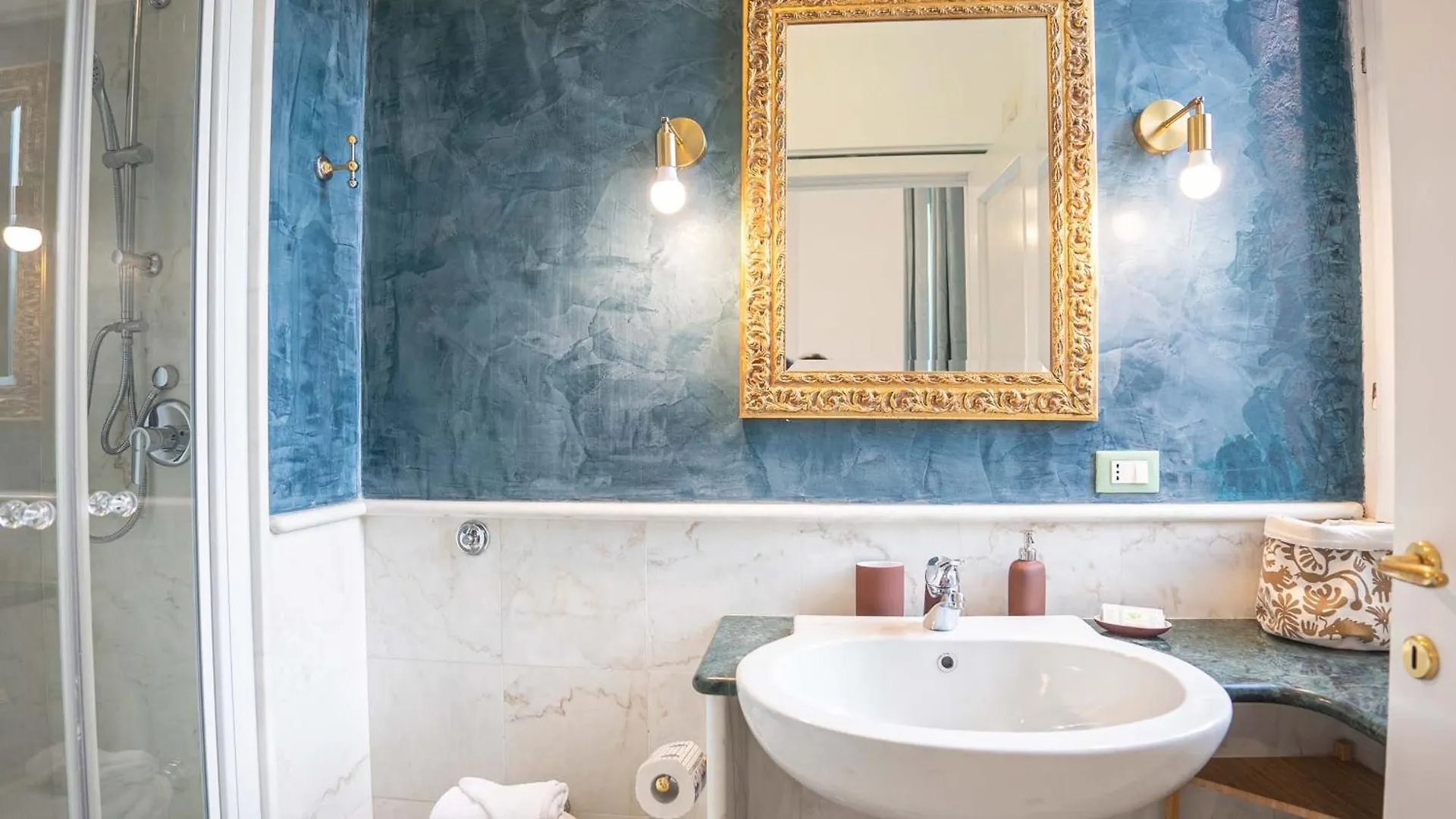 Colonna Guest House Rome