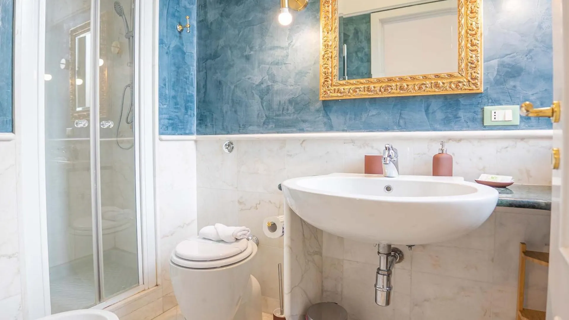 Colonna Guest House Rome