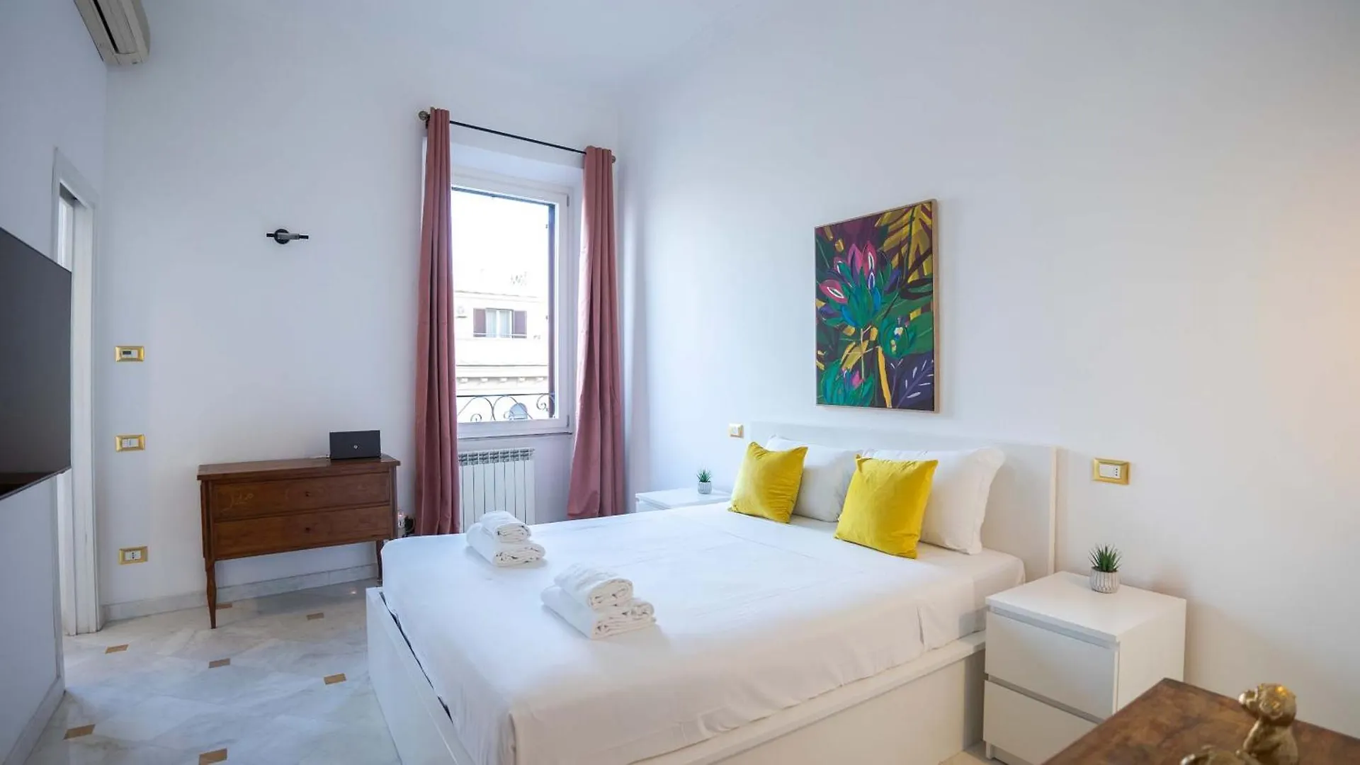 Colonna Guest House contacts